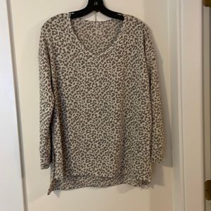 XS American Eagle leapord/cheetah print thin sweater